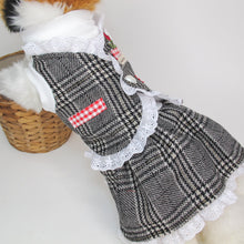 Animal-Go-Round เสื้อผ้าเครื่องแต่งกาย สัตว์เลี้ยง, หมา, แมว, สุนัข รุ่น Rosewood Royals - Lady